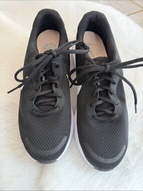 Women's Nike Black Lightweight Knit Sneakers